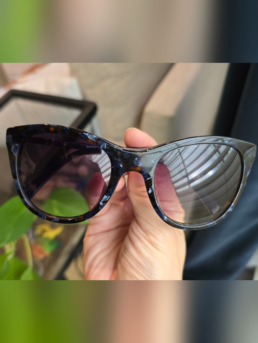 ✨Balmain Tortoiseshell Cat-Eye Sunglasses with Gradient Lenses , Excellent - Picture 3 of 11
